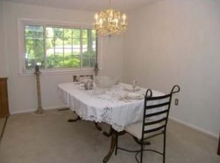 2633 Skidmore Cir, Vienna, VA 22180