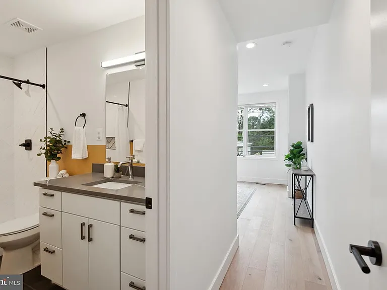 1207 Dellwood Ave — Photo 14