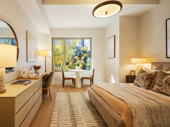 2401 Queens Plz N #1302, Long Island City, NY 11101