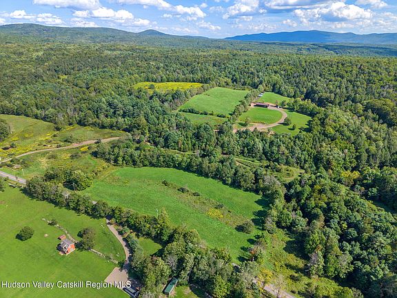 5th image of 1034 Flat Creek Road