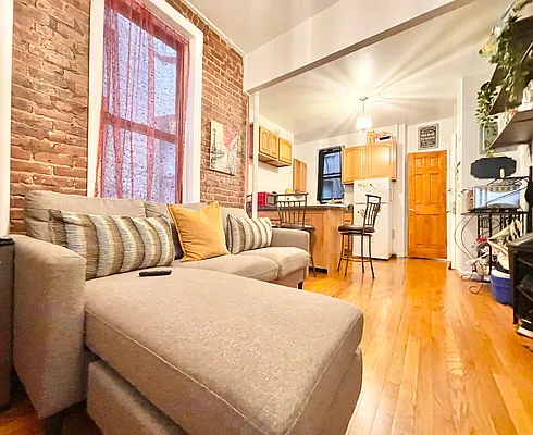 Rented by Century 21 Premier  | media 2