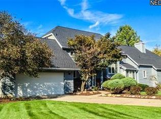 2434 Park Ct, Westlake, OH 44145