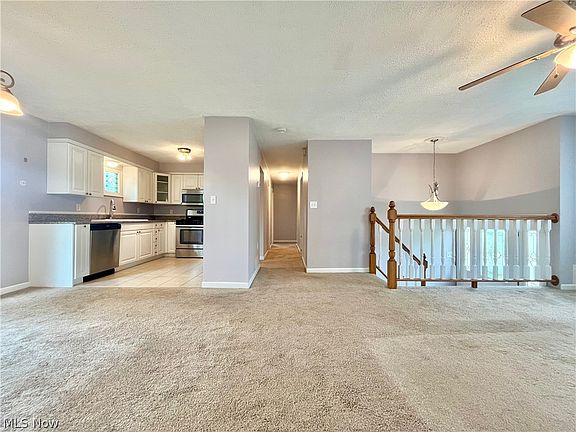 4th image of 80 Kennedy Blvd