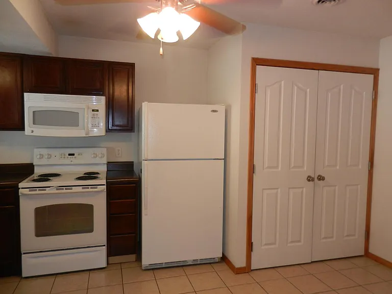 707 Savannah Ave — Photo 4