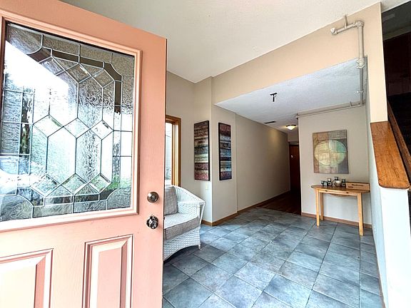 3rd image of 1306 Lincoln Ln