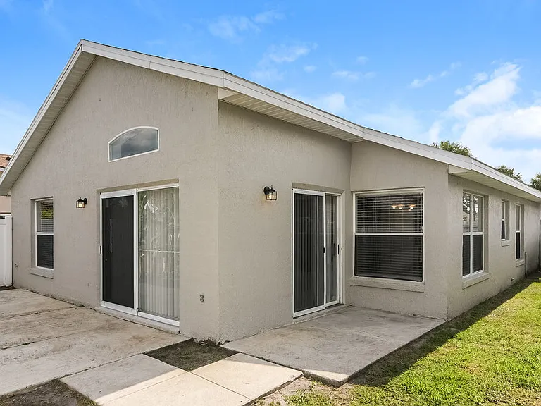 3235 Brewster Dr — Photo 16