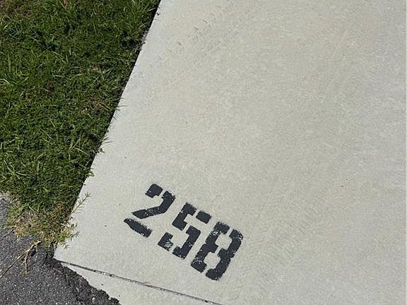 2nd image of 258 Horizon RD