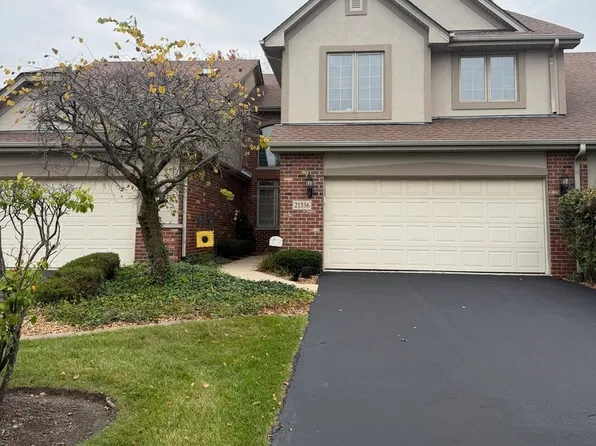 21336 Settlers Pond Dr, Frankfort, IL 60423