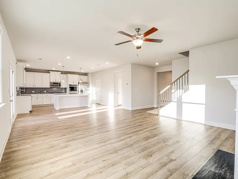 360 Caledonia Ct — Photo 13