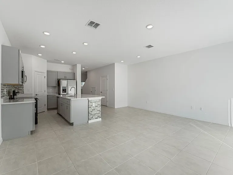 1281 Axel Graeson Ave — Photo 3