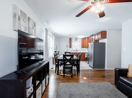 224 Adams St — Photo 7
