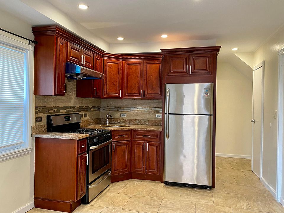 1st image of 2102 123rd St #1