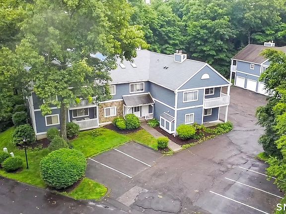 3rd image of 301 Fairmount Drive #D