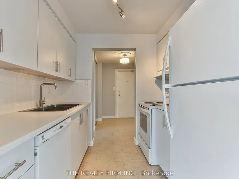 570 Proudfoot Ln #309 — Photo 8