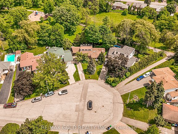 2nd image of 16 Donalda Pl