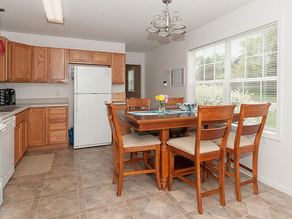 2nd image of 4526 Briarhill Dr