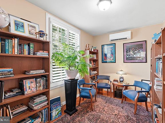 4th image of 5327 16th St NW