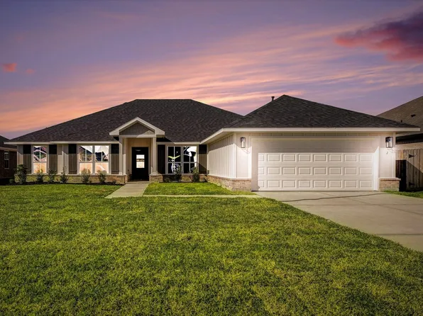 2 Keystone Ct, Angleton, TX 77515
