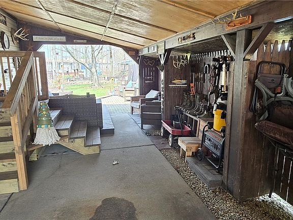 2nd image of 103 Greentree Ln