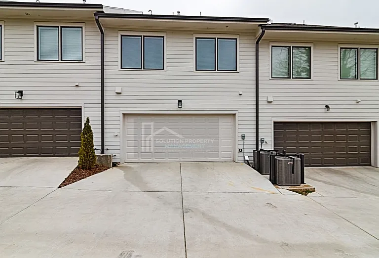 1963 Summit Trace Cir — Photo 25