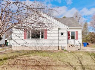 1118 Division St, Green Bay, WI 54303