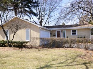 225 Sunset Dr, Wilmette, IL