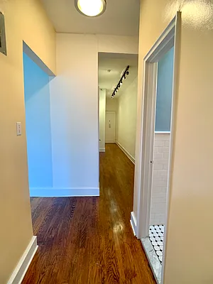 Rented by Moises Farhart, LREB | media 19