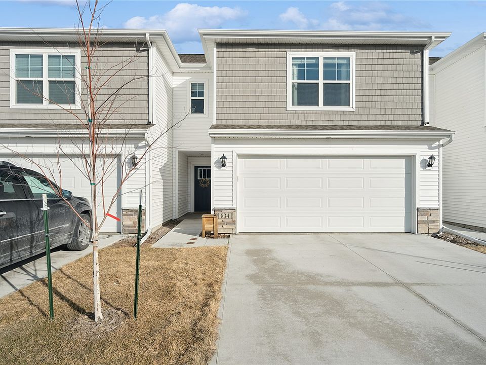 1st image of 834 Oak Dr