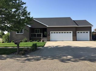 1006 17th Ave NE, Watertown, SD 57201