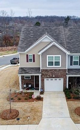 2nd image of 3290 Yarmouth Ln