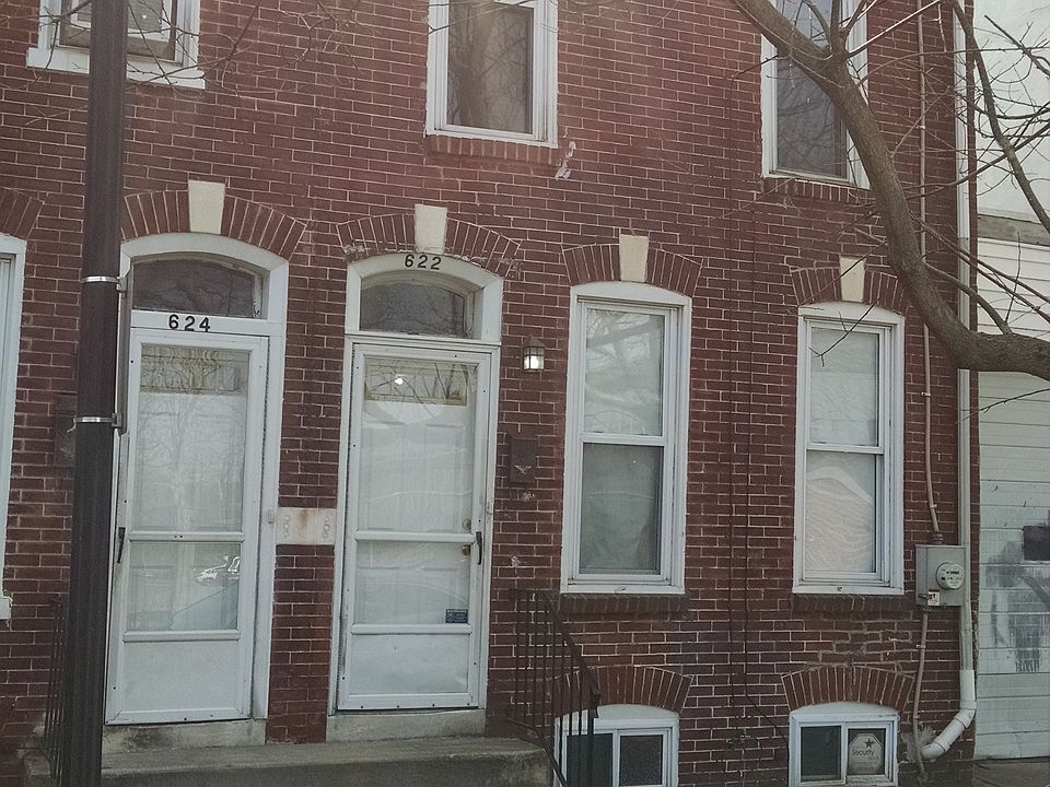 1st image of 622 E 11th St
