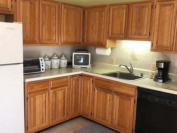 3rd image of 3907 Hannon Ct APT 1G