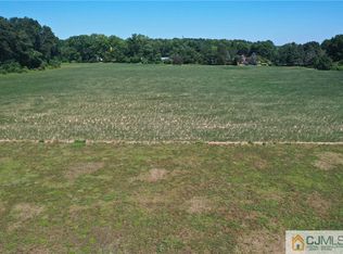 180 Friendship Rd #B, Cranbury, NJ 08512