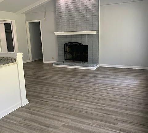 4th image of 1497 Southwood Dr