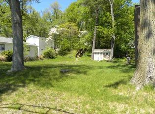 66391 Lakeshore Dr, Dowagiac, MI 49047