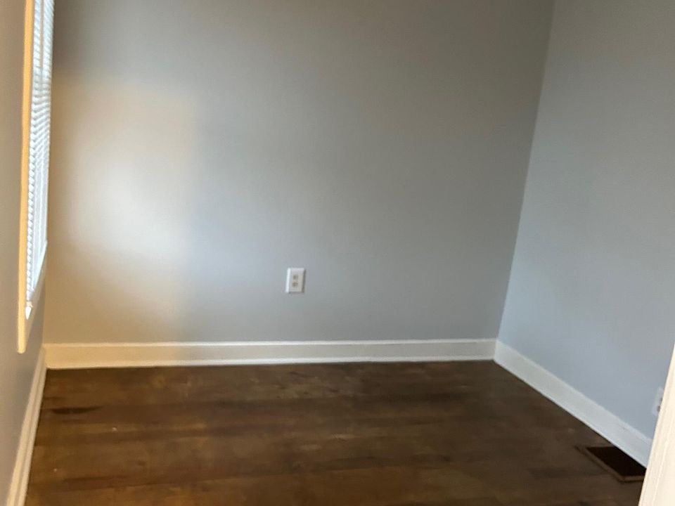2nd image of 303 15th St #B