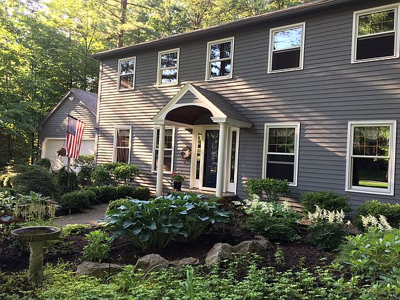 3rd image of 14 Robinwood Dr