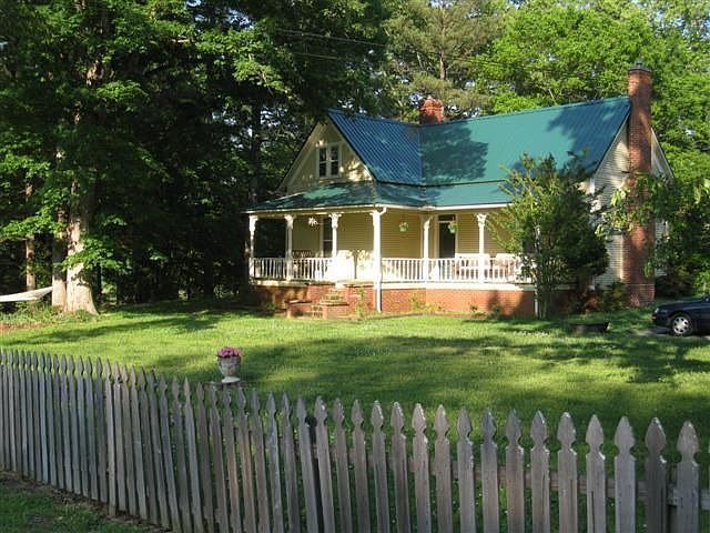 2nd image of 1456 Beaverdale Rd NE