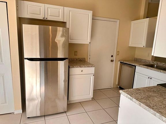 2nd image of 3620 Miramontes Cir