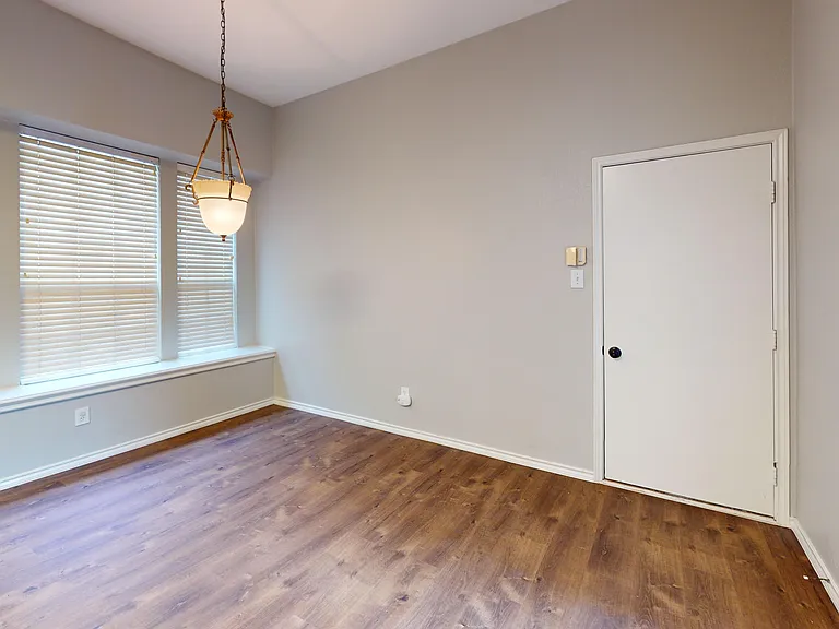 1423 Cool Springs Dr — Photo 12