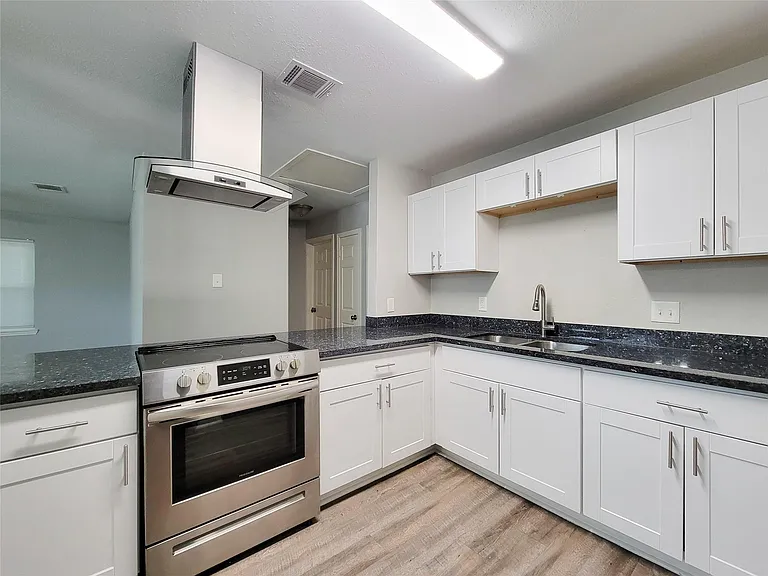 5242 Keystone St — Photo 10