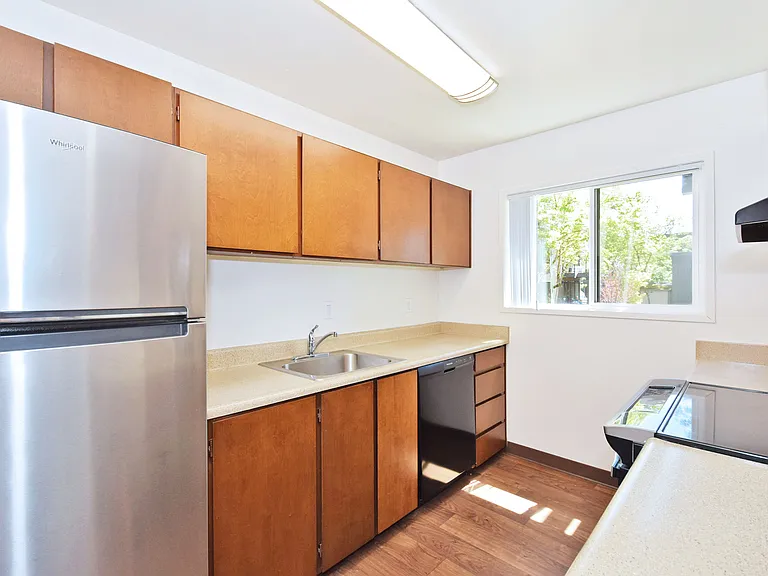 Timberwood Apartments — Photo 22