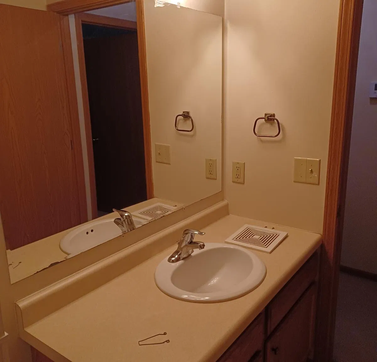 2 bed, $1,300 — Photo 4
