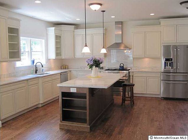 2nd image of 5 Lakeside Ave