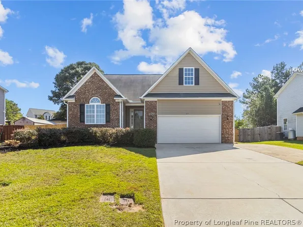 37 Pender Rd, Spring Lake, NC 28390
