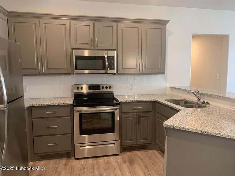12002 Evanston Ave #B — Photo 2