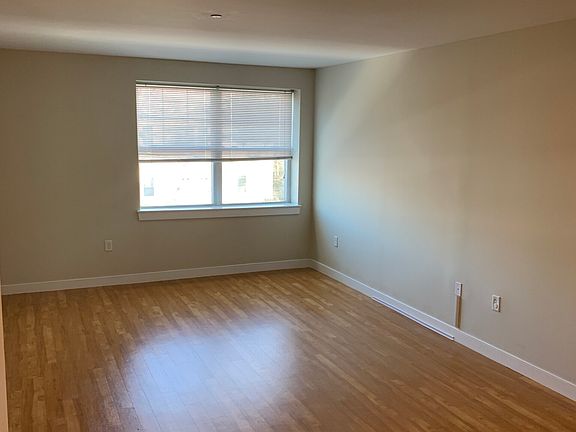 4th image of 20 Pond St APT 304