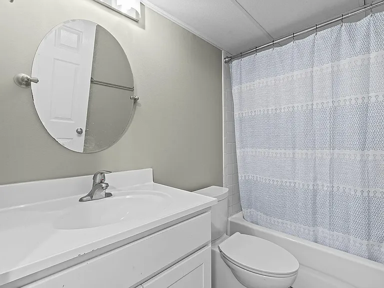 333 E 4th St #B10 — Photo 5