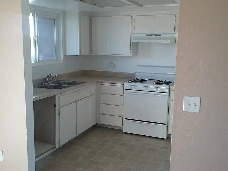 2136 2162nd Vis — Photo 4