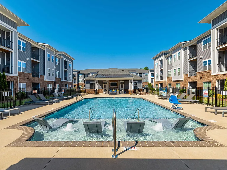 Grand Oaks Apartments — Photo 25